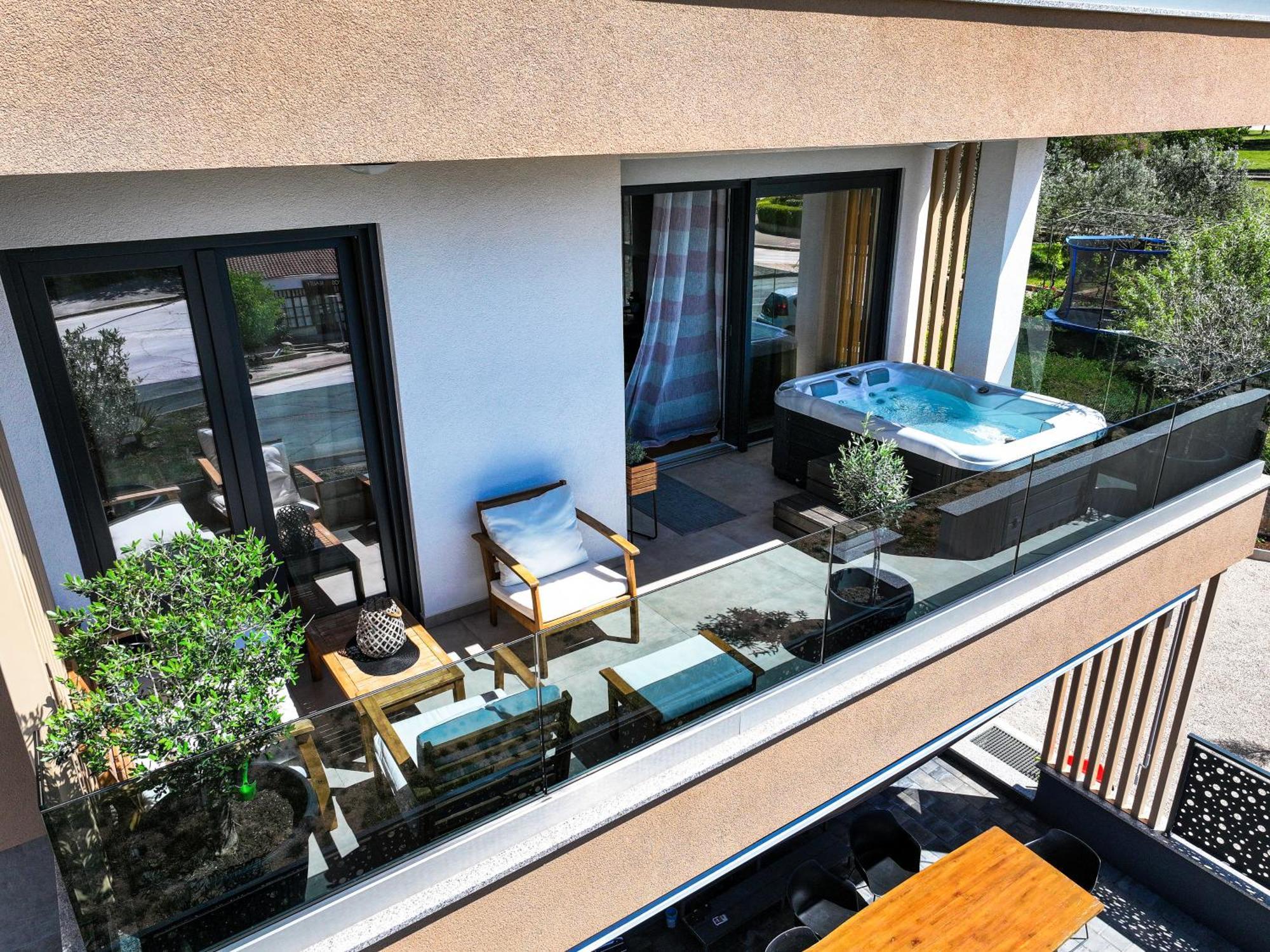 Luma Luxury Apartment With Jacuzzi Zára Kültér fotó