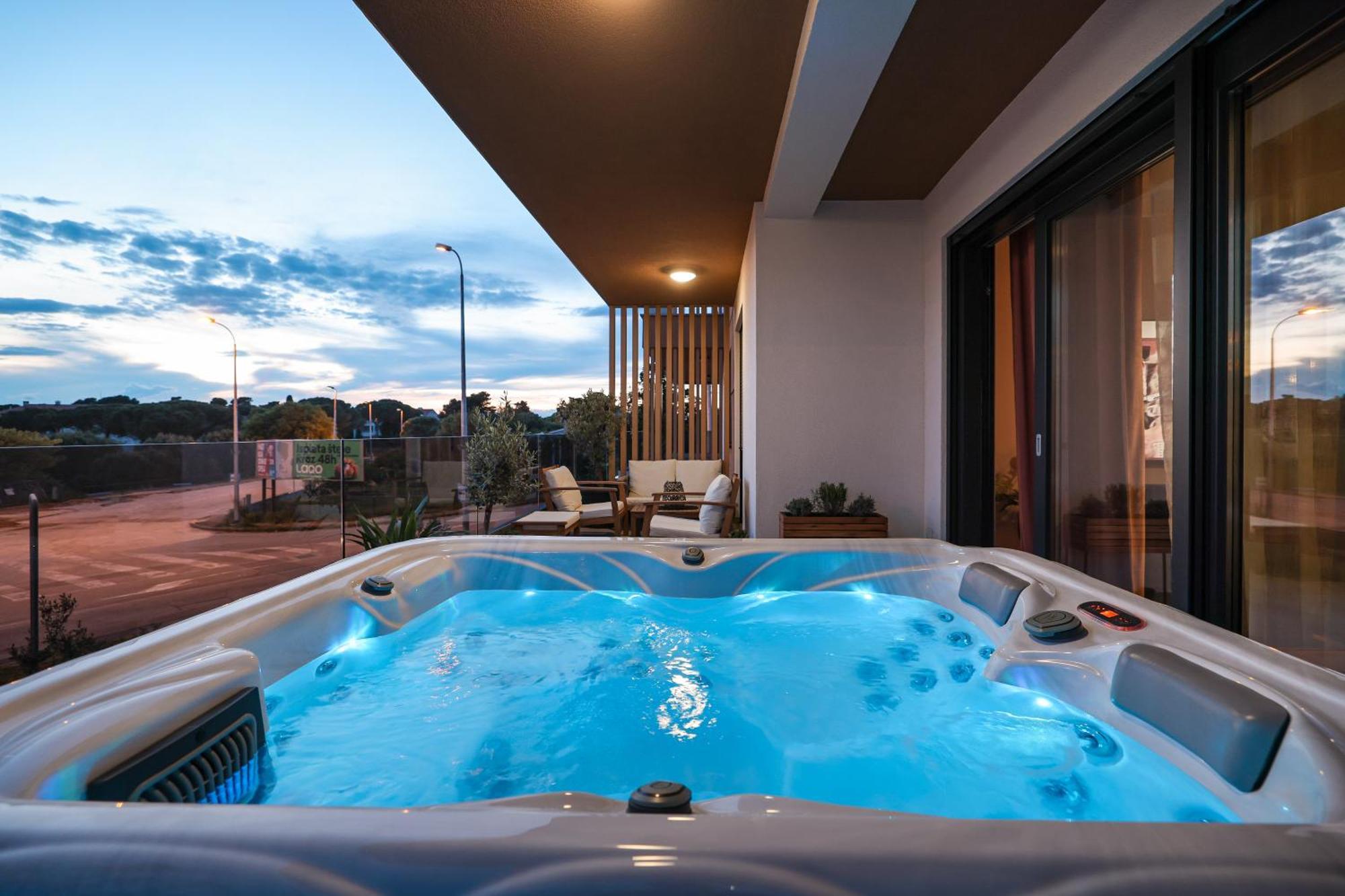 Luma Luxury Apartment With Jacuzzi Zára Kültér fotó