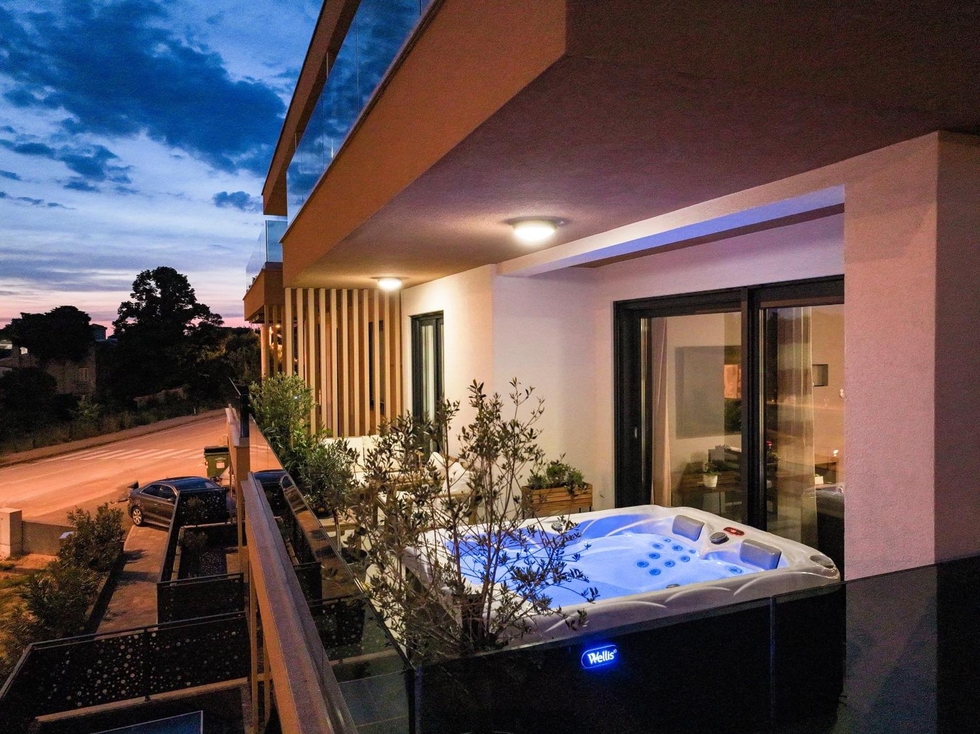 Luma Luxury Apartment With Jacuzzi Zára Kültér fotó